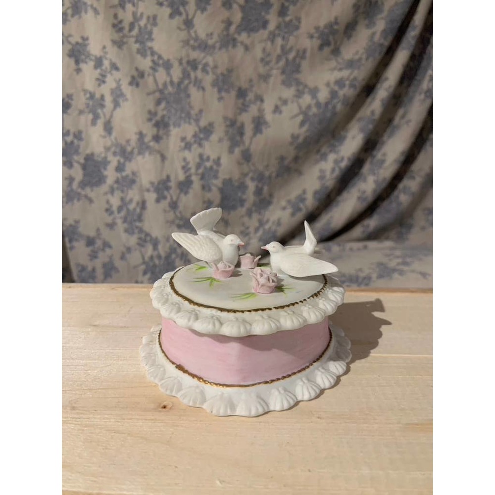 Vintage 1987 Lefton Heart Shaped Pair of Trinket Box with Doves